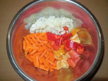 Sült burgonya hús és zöldségek - hogyan kell főzni egy pörkölt burgonya hússal multivarka (zöldség) Sült burgonya hús és zöldségek - hogyan kell főzni egy pörkölt burgonya hússal multivarka,