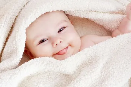Gondozása a baba az első nap után a kórházban (utána) Gondozása a baba az első nap után a kórházban
