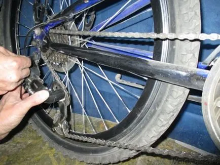 Beállítása A hátsó váltó a kerékpáros és a csereként