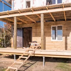 Veranda a ház saját kezűleg tervek, fotók, hogyan kell csatolni a fából készült ház veranda