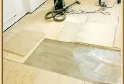 Igazítása a fa padló alatti laminált