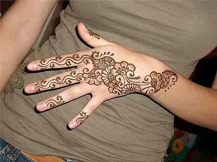 Mindent a hennafestés otthon