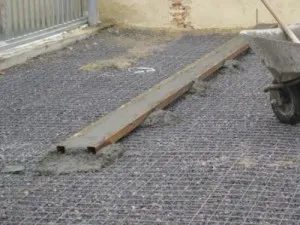Betonozás a bíróság saját kezűleg a következő lépéseket és árnyalatok