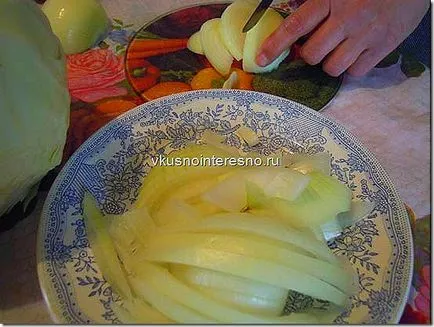 Bigus (Bigos) fényképes csirke, ízletes szakács magát
