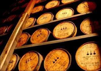 Bourbon - típusok, ital gyártása; hogyan kell inni; recept a házi whisky (inni) Bourbon - típusok, ital gyártása; hogyan kell inni; házi whisky receptje