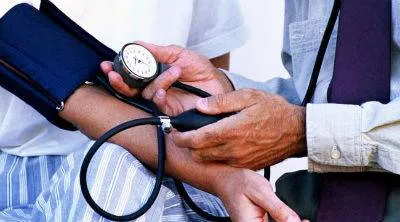 Bradycardia, kardiális tünetek, a kezelés és az első támogatás rohamok (bradycardia) Bradycardia, kardiális tünetek, a kezelés és az első támogatás támadás