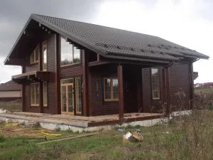 A jobb festeni a külső egy faház festék