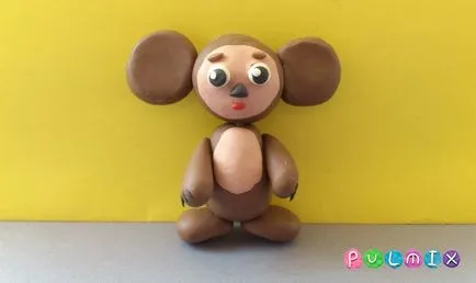 Cheburashka agyagból kezüket szakaszokban (gyurma) Cheburashka agyagból kezüket szakaszokban