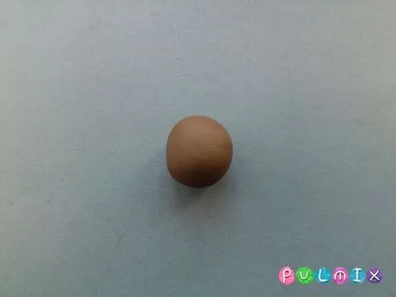 Cheburashka agyagból kezüket szakaszokban (Cheburashka penész agyag kezével fotó tanulsága) Cheburashka agyagból kezüket szakaszokban