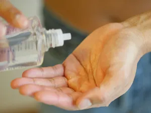 Mi történik, ha borotválkozás a kezét és azt, hogy borotválja a szőr a kezét a lány - nő s nap