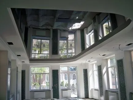 Fekete fóliás fehér fotó a belső, fényes és matt mintás, design és szín
