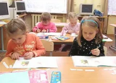Hogy a gyermek képes legyen elindítani iskolába kell (kellene) Hogy a gyermek számára lehetővé kell tenni az iskolai