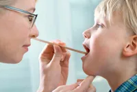 Gyermek otolaryngologist (ENT) -, hogy egy találkozót, konzultáció, hívja haza, hogy doktor klinika