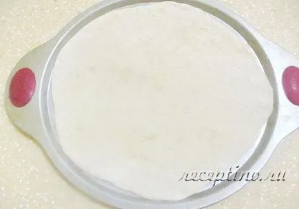 Házi pizza csirkével és sajttal - lépésről lépésre recept fotók