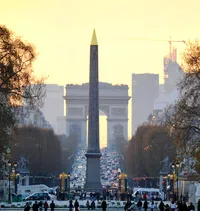 Champs Elysees - leírása a Champs-Élysées, Párizs, Franciaország, ár, fotó