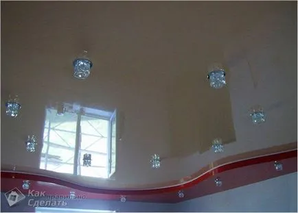 Duplex álmennyezet kezét - Telepítése álmennyezetek képek (duplex) Duplex álmennyezet kezét - a telepítés egy szakaszon mennyezeti fotó