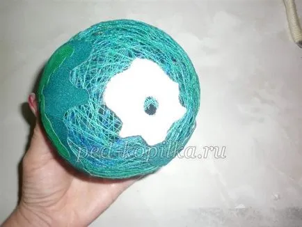 Globe kezével