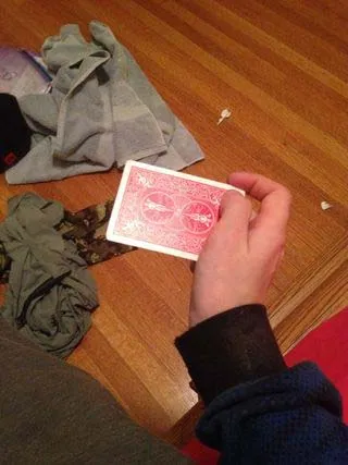 Mint dobott kártyák, mint egy profi