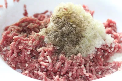 Hogyan készítsünk tölteléket a hamburgerek, húsos és egyéb ételek darált hús, darált hús, video (darált) Hogyan készítsünk tölteléket a hamburgerek, húsos és egyéb ételek darált hús, darált hús, video