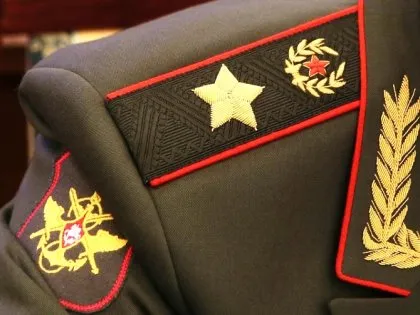 Hogyan erősít a csillagok a vállpántok (hevederek) Hogyan erősít a csillagok a vállpántok