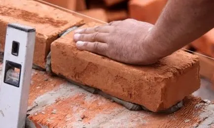 Hogyan feküdt tégla rendesen megtanulni a falazat (tégla) Mintha egy tégla falazat megfelelően tanulni