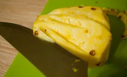 Hogy szépen vágott ananász egy ünnepi asztalon videokalauz