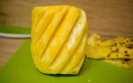 Hogy szépen vágott ananász egy ünnepi asztalon videokalauz