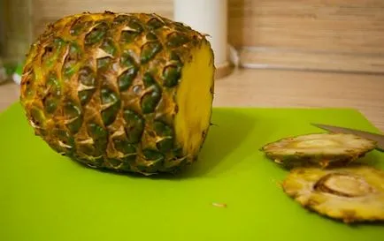 Hogy szépen vágott ananász egy ünnepi asztalon videokalauz
