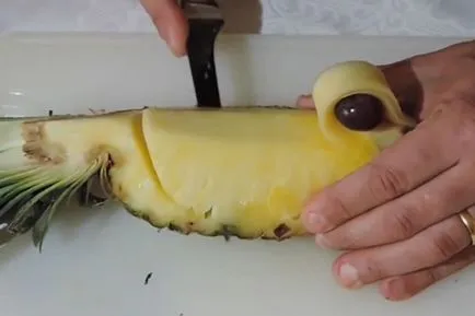 Hogy szépen vágott ananász egy ünnepi asztalon videokalauz