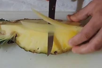 Hogy szépen vágott ananász egy ünnepi asztalon videokalauz