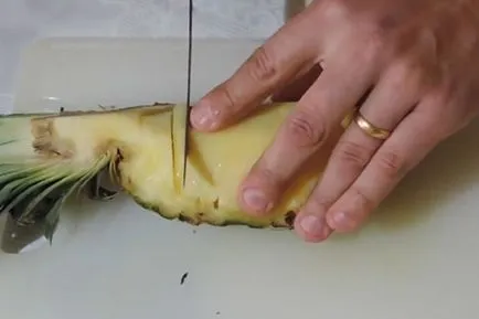 Hogy szépen vágott ananász egy ünnepi asztalon videokalauz