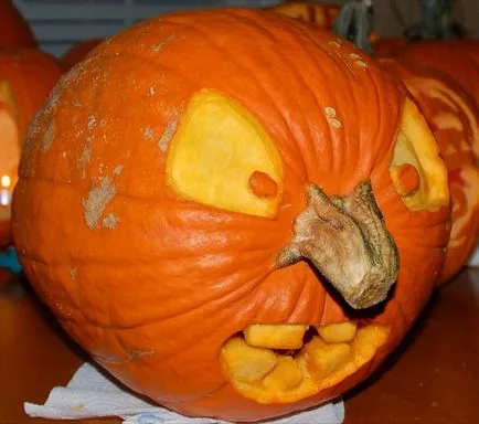 Örülök, hogy csökkentsék a sütőtök a Halloween szakaszokban (Halloween) Örülök, hogy csökkentsék a sütőtök a Halloween szakaszokban