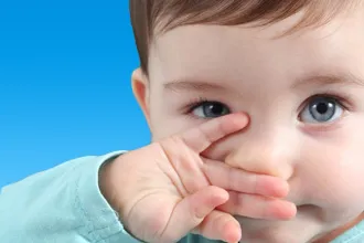 Hogyan lehet megérteni és azonosítani, milyen orrfolyás csecsemőknél - a jelek és tünetek a takony