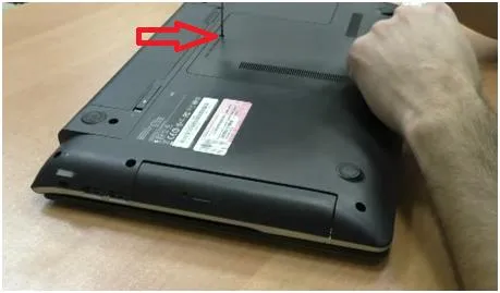 Hogyan tegyük egy második merevlemezt a laptop helyett az optikai meghajtó (drive) Hogyan tegyük egy második merevlemezt a laptop helyett az optikai meghajtó