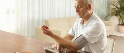 Hogyan kell mérni a nyomást az elektronikus és mechanikus tonométerrel