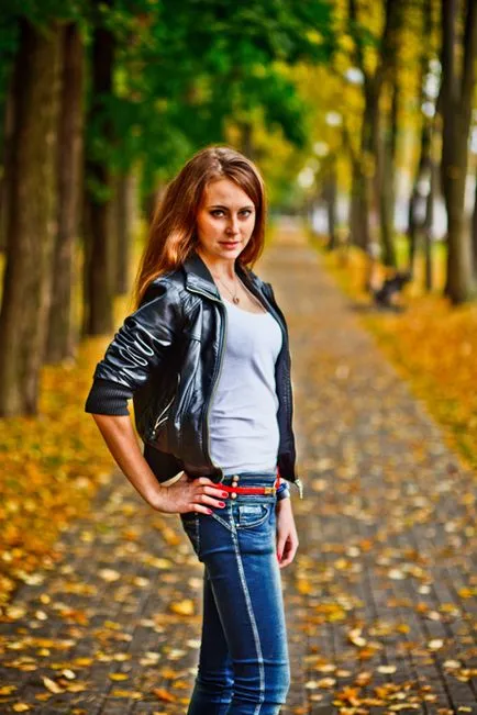 Hogyan jelent, hogyan jelent meg egy fotózásra a felszabadult, gyönyörű pózok, két (jelentenek) Hogyan jelent, hogyan jelent meg egy fotózásra a felszabadult, gyönyörű pózok, két