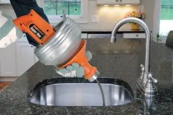 Hogyan unclog egy cső a konyhában az elzáródás az otthoni videó (elzáródás) Hogyan unclog egy cső a konyhában az elzáródás az otthoni, videó