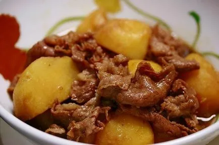 Főzni párolt burgonya cukkini, zöldség, csirke vagy hús