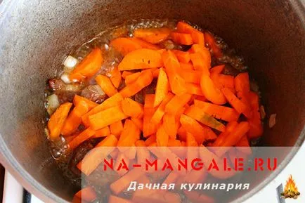 Főzni rizottó marhahús otthon - recept lépésről lépésre képek (pilaf) Főzni rizottó marhahús otthon - recept lépésről lépésre fotók
