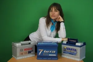 Hogyan lehet ellenőrizni az elektrolit szintjét az akkumulátor (szint) Hogyan lehet ellenőrizni az elektrolit szintjét az akkumulátor