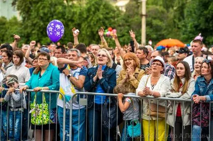 Ahogy a nap telt el, és a város - a világítótorony (hír) Ahogy a nap telt el, és a város - a világítótorony