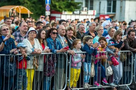 Ahogy a nap telt el, és a város - egy jeladó (nap) Ahogy a nap telt el, és a város - a világítótorony