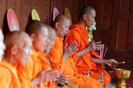 Milyen az esküvői Thaiföld hagyományok és ünnepségek (esküvő) Milyen az esküvői Thaiföldön, a hagyományok és rituálék