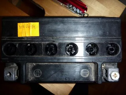 Hogyan lehet ellenőrizni az elektrolit szintjét az akkumulátor (elektrolit) Hogyan lehet ellenőrizni az elektrolit szintjét az akkumulátor