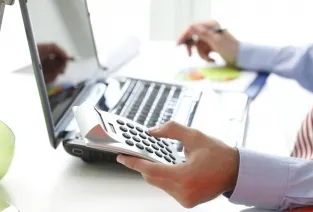 Hogyan kell kiszámítani az adó UTII formula, példák és a finomságokat csinál számviteli (adó) Hogyan kell kiszámítani az adó UTII formula, példák és a finomságok könyvelés
