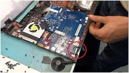 Hogyan szétszedni laptop Acer Aspire v5-571