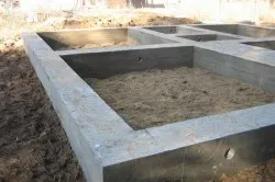 Hogyan készítsünk egy szalag alapítvány a házat a kezét (fotó és videó)
