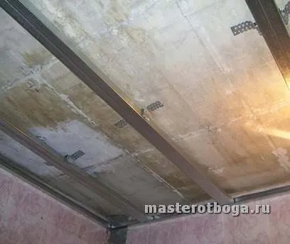 Hogyan készítsünk egy műanyag mennyezet a fürdőszobában függetlenül (do) Hogyan készítsünk egy műanyag mennyezet a fürdőszobában függetlenül
