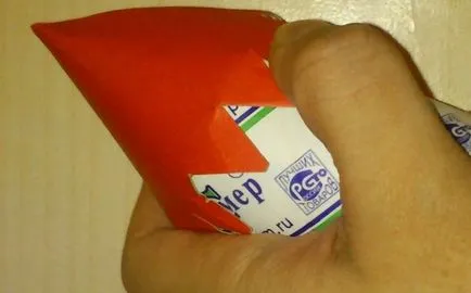 Hogyan készítsünk egy rakéta saját kezűleg készült papír, karton, mérkőzések, fóliák és palackok - program