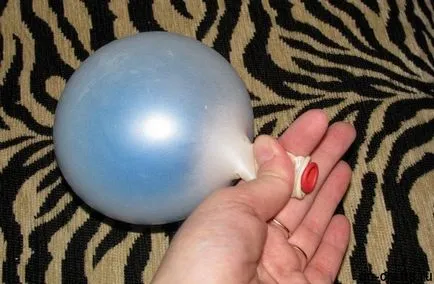 Hogyan készítsünk egy labdát a labdát a kezét